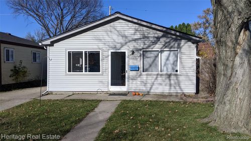 612 W Hudson Ave, Madison Heights, MI, 48071-3944 | Card Image