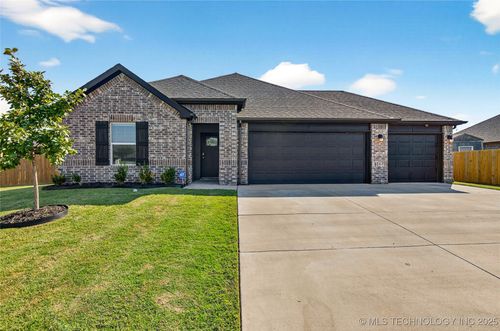 1512 Foxtail Park Ln, Bartlesville, OK, 74006-6059 | Card Image