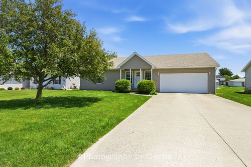 475 S Elm Ave, Saint Anne, IL, 60964-5638 | Card Image