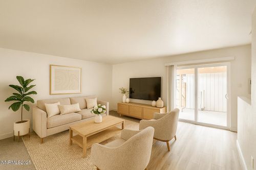 129 Smithridge Park, Reno, NV, 89502-5724 | Card Image