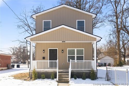 807 Fulton St, Jeffersonville, IN, 47130-4150 | Card Image