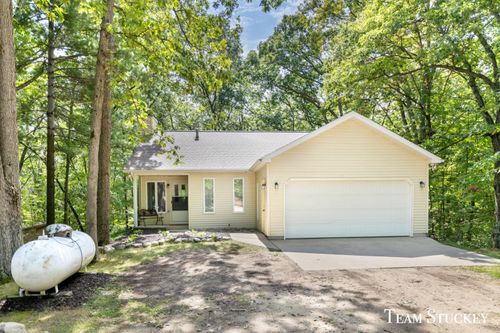 6790 19 Mile Rd Ne, Cedar Springs, MI, 49319-9721 | Card Image