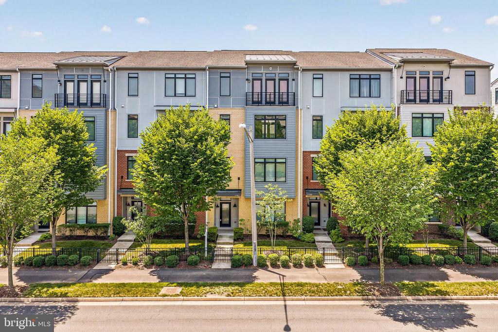 Residential in LEESBURG
