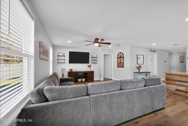 1757 Eagle View Way, House other with 3 bedrooms, 2 bathrooms and null parking in MIDDLEBURG FL | Image 15