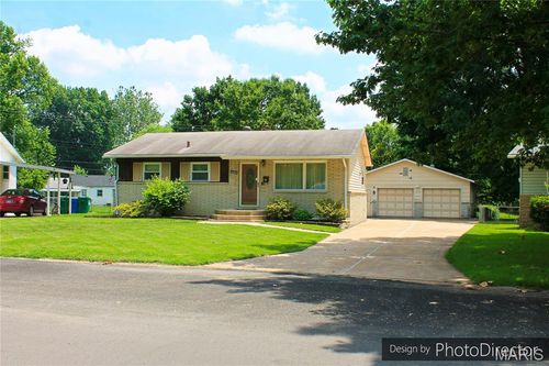 1680 Tyson Dr, Florissant, MO, 63031-3236 | Card Image