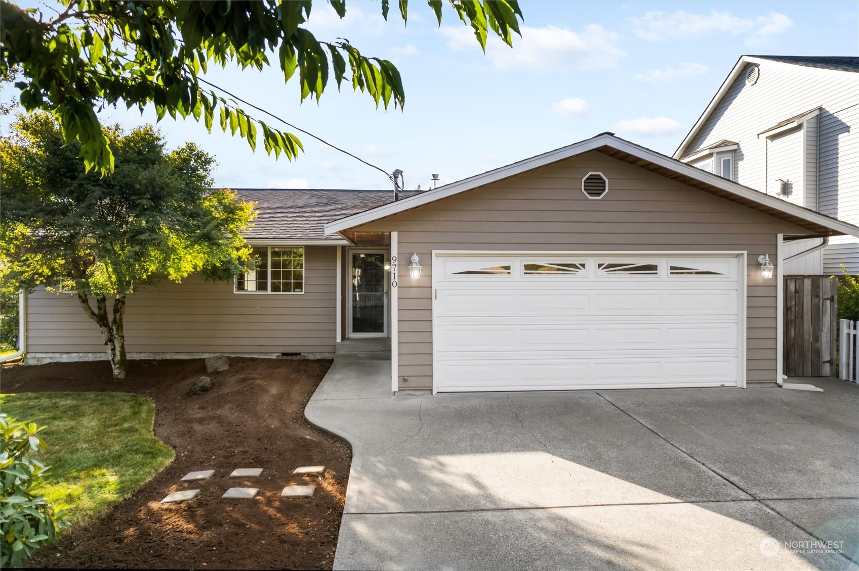 Sharon Dr, Everett, WA 98204