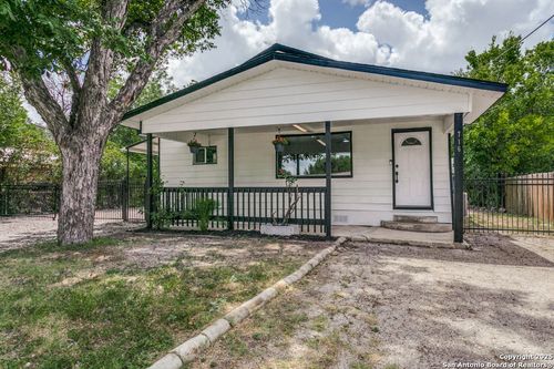 716 Vickers Ave, San Antonio, TX, 78211-3204 | Card Image