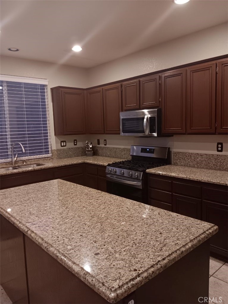 Residential in Corona 3