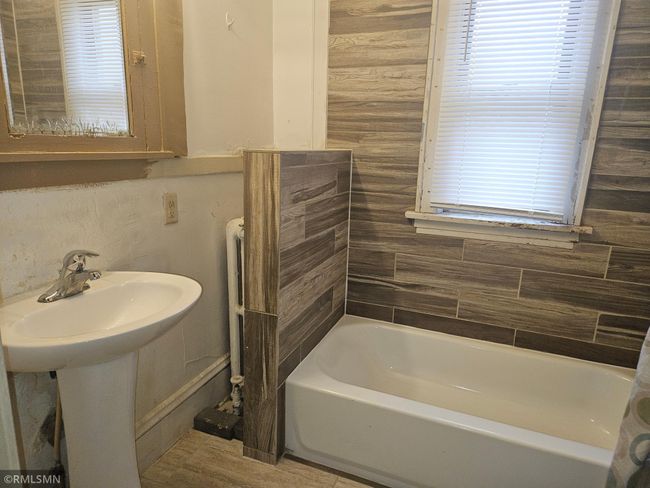 Bathroom Upper Level | Image 8
