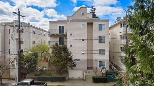 402-2117 N 107th St, Seattle, WA, 98133-9022 | Card Image