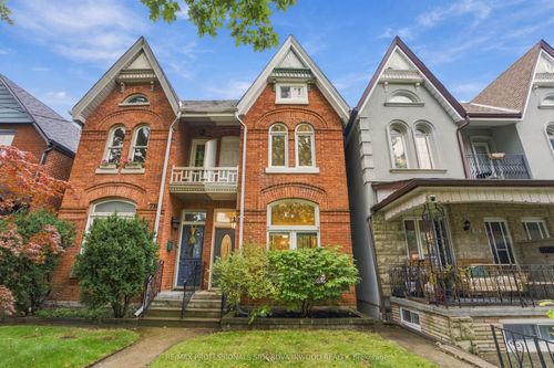 80 Laws St, Toronto, ON, M6P2Y7 | Card Image