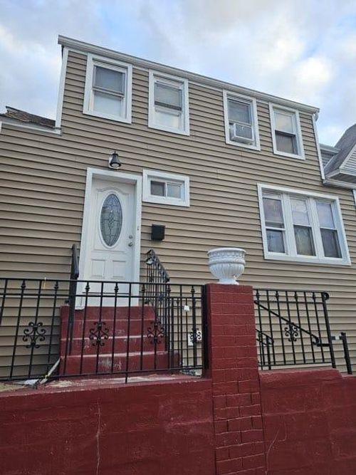 14 Rose Ave, Jersey City, NJ, 07305-2704 | Card Image