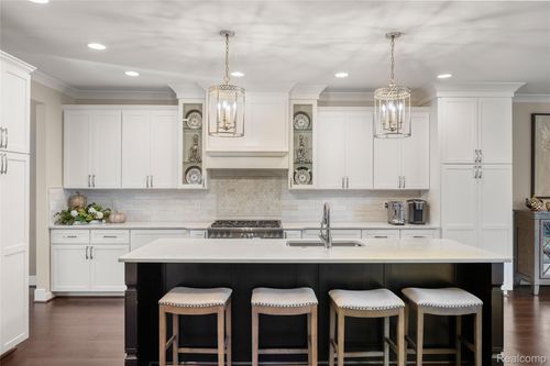 2583 Barberry Dr, Shelby Township, MI, 48316-0930 | Card Image