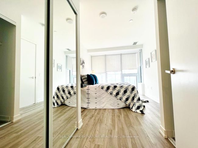 802 - 77 Shuter St, Condo with 2 bedrooms, 2 bathrooms and 1 parking in Toronto ON | Image 25