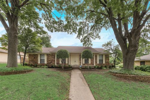 913 Vince Ln, Desoto, TX, 75115-3945 | Card Image