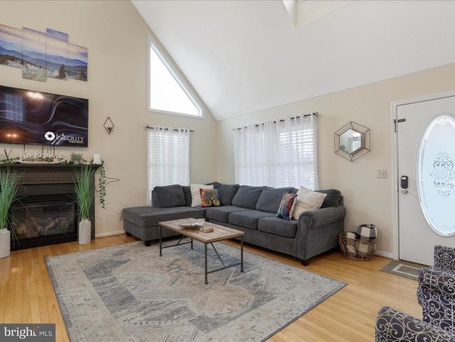 317 Locustdale Loop, House other with 3 bedrooms, 3 bathrooms and null parking in SHENANDOAH VA | Image 6
