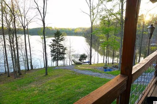 73 Shore Dr, Cadiz, KY, 42211-7033 | Card Image