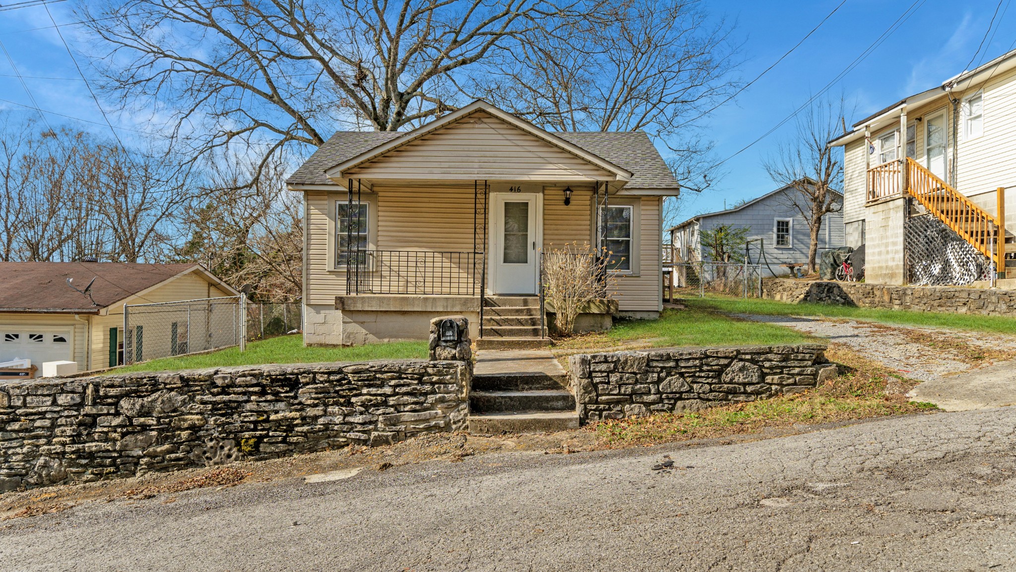 Franklin Ave, Fayetteville, TN 37334