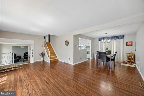 805 Selma St, PHILADELPHIA, PA, 19116-2923 | Card Image