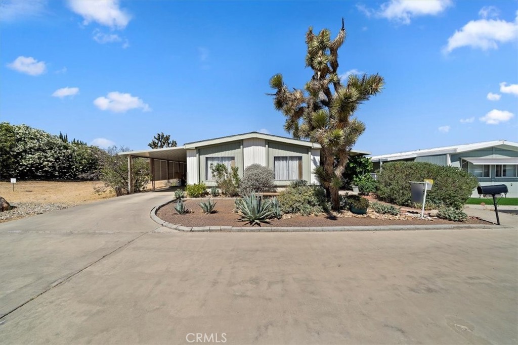 Manufactured In Park in Yucca Valley 2