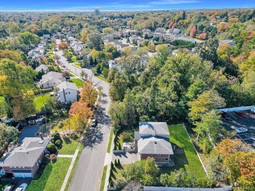 300 Ellen Pl, Jericho, NY, 11753-1826 | Card Image