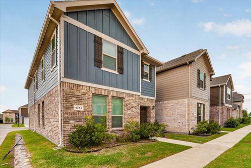 4716 Stunning Pathway, Haltom City, TX, 76117-1616 | Card Image