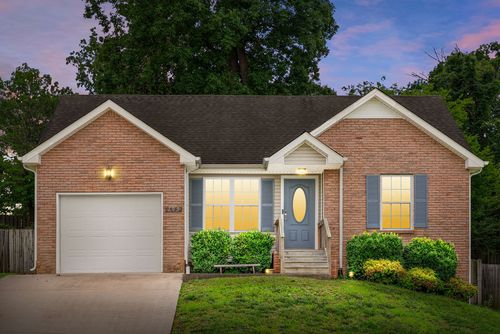 709 Arrowfield Dr, Clarksville, TN, 37042-7070 | Card Image