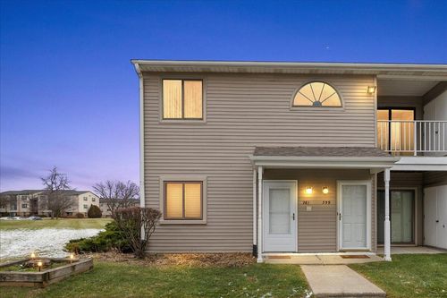 761 Clubhouse Dr, Ypsilanti, MI, 48197-4888 | Card Image