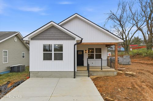 818 W Anderson Ave, Knoxville, TN, 37921-6803 | Card Image