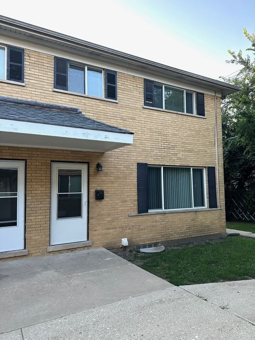4-1719 Roosevelt Rd, Wheaton, IL, 60187-6840 | Card Image