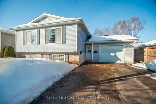 193 D'Youville Dr, Pembroke, ON, K8A8R5 | Card Image