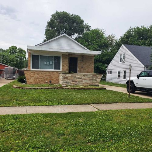 9224 Sproat Ave, Oak Lawn, IL, 60453-1728 | Card Image
