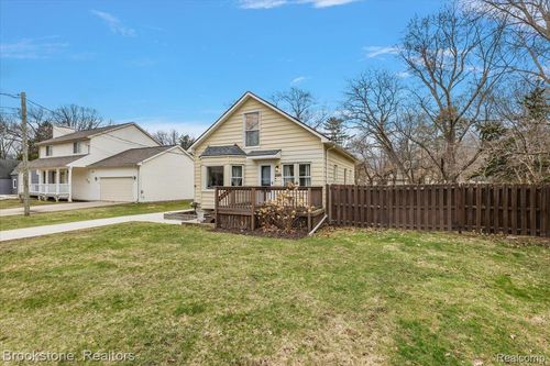 2281 Dexter Rd, Auburn Hills, MI, 48326-2307 | Card Image