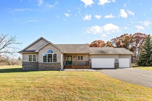 37305 Eagle Ct, North Branch, MN, 55056-5572 | Card Image