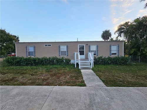 10651 Gladiolus Dr, FORT MYERS, FL, 33908-2620 | Card Image
