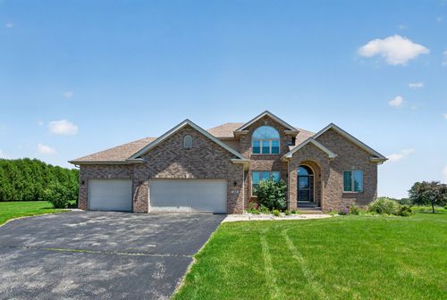 129 Titleist Trl, Poplar Grove, IL, 61065-7808 | Card Image