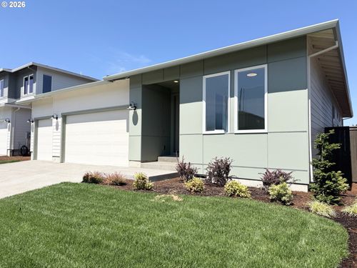 733 Magnolia Ave, Woodburn, OR, 97071-7769 | Card Image