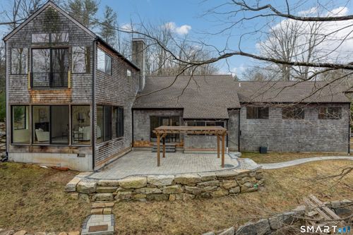 25 Sullivan Dr, Guilford, CT, 06437-2182 | Card Image