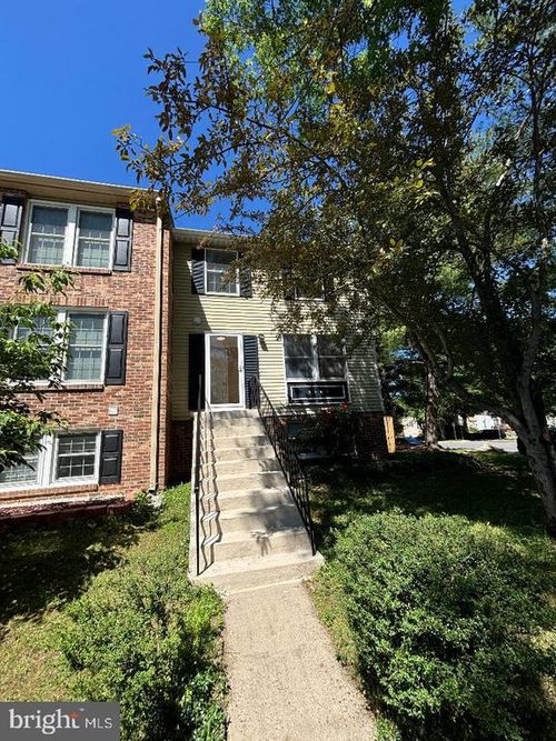 5935 Spruce Run Ct, CENTREVILLE, VA, 20121-3028 | Card Image
