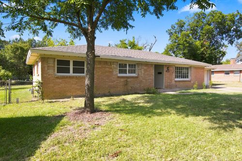 155 Chateau Dr, Fort Worth, TX, 76134-4603 | Card Image