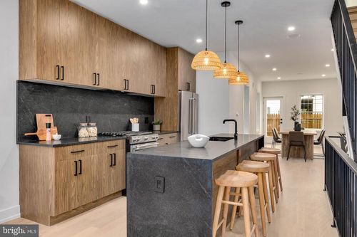 2139 Bainbridge St, PHILADELPHIA, PA, 19146-1205 | Card Image