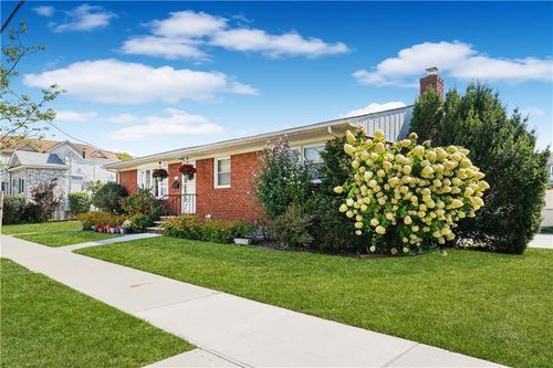 44 Finley Ave, Staten Island, NY, 10306-5716 | Card Image