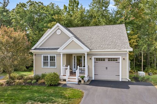 42-42 Forest Ln, Brentwood, NH, 03833-6141 | Card Image