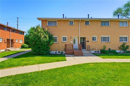 7-161 Berkindale Drive, Hamilton, ON, L8E1M6 | Card Image