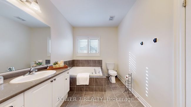 316 Chouinard Way, House attached with 4 bedrooms, 3 bathrooms and 2 parking in Aurora ON | Image 16