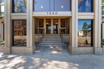 402 - 1660 N La Salle Drive, Condo with 2 bedrooms, 2 bathrooms and 1 parking in Chicago IL | Image 1