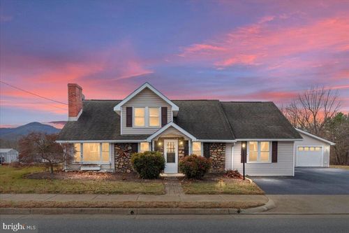 961 W Main St, STANLEY, VA, 22851-3523 | Card Image