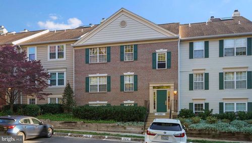 apt-301-12100 Green Leaf Ct, FAIRFAX, VA, 22033-2525 | Card Image