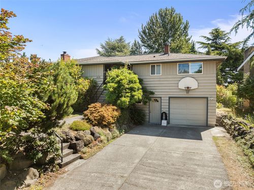 8438 7th Ave Sw, Seattle, WA, 98106-2507 | Card Image