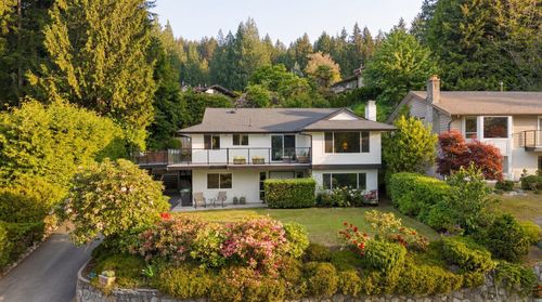 1438 Mcnair Dr, North Vancouver, BC, V7K1X5 | Card Image